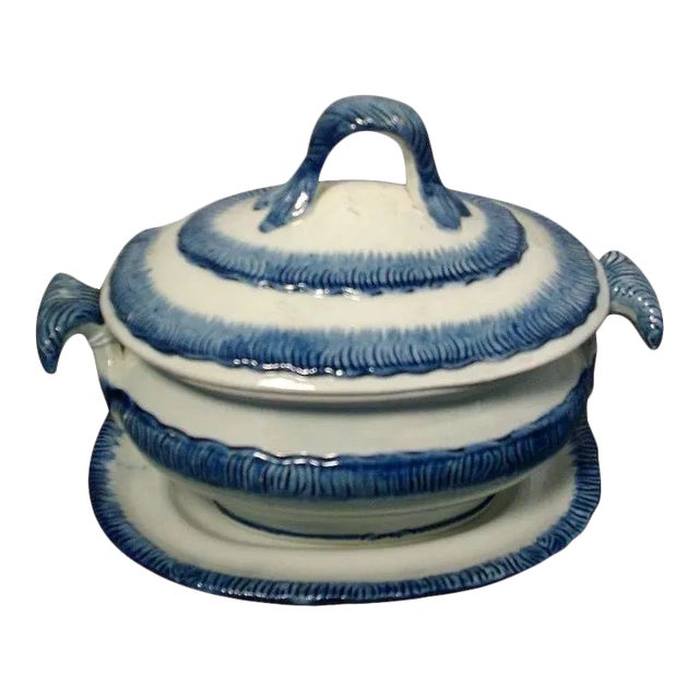 1800s Pearlware Blue Feather Edge Sauce Tureen and Under Tray Platter - a Pair For Sale
