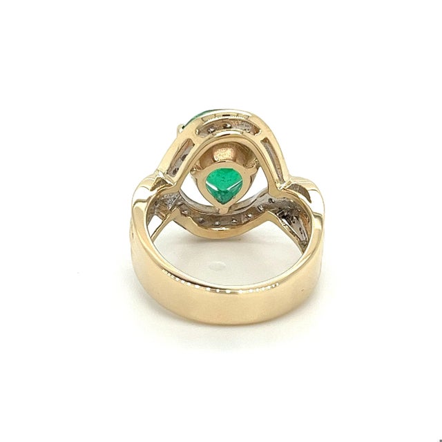 Vintage 5 Carat Pear Cut Emerald Crossover Double Split Shank 14K Gold Ring, Size 7.5 For Sale - Image 4 of 7