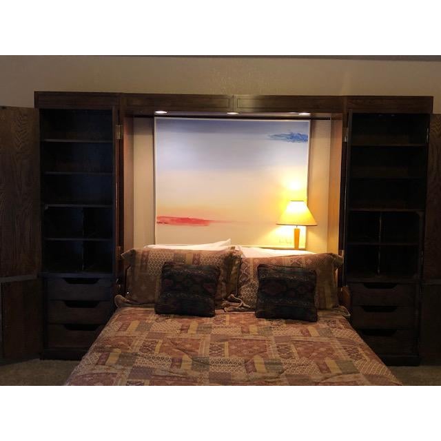 Henredon Scene One Campaign Style Queen Bedroom Set Set Of 6