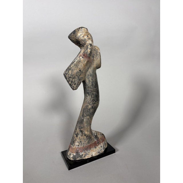 Sculpture of a Dancer, China, Han Dynasty (206 BC to 221 AD), Mingqi For Sale - Image 4 of 7
