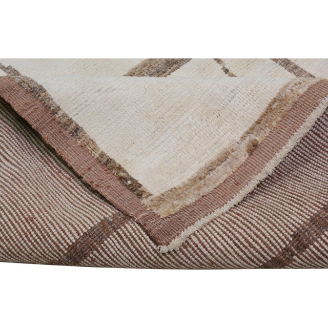 Moroccan Hand Knotted Wool Rug, 8'x9' For Sale In New York - Image 6 of 6