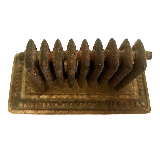 Early 20th Century Early 20th-Century German Salesman’s Sample of an Iron Radiator For Sale - Image 5 of 9