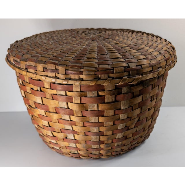 19th Century Native American Northeast Indian Polychrome Covered Splint Basket For Sale In New York - Image 6 of 13