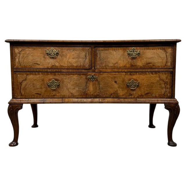 18th Century Queen Anne English Walnut Chest of Drawers For Sale - Image 12 of 12