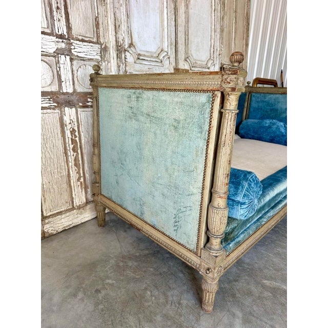 Louis XVI Daybed, 1800s For Sale - Image 5 of 14