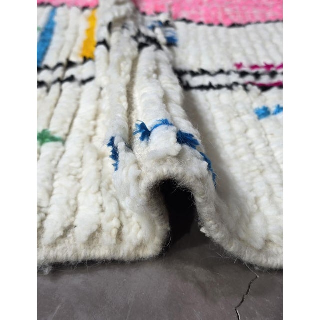 Abstract Modern Moroccan Wool Rug - 8.4 X 4.8 Ft For Sale - Image 3 of 8