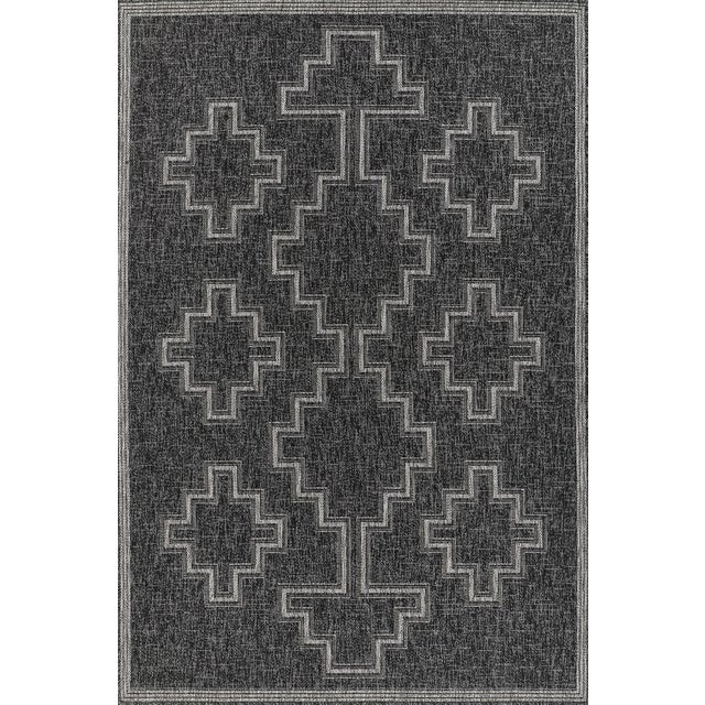Momeni Contemporary Indoor/Outdoor Hampton Fog Rug in Black, 5'3" x 7' For Sale