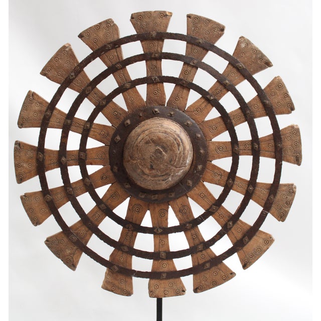 Mid-Century Modern Weaving Wheel and Detachable Stand For Sale - Image 3 of 10