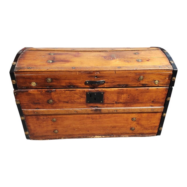 Early American Style Refinished Pine and Metal Blanket Chest / Trunk, Circa 1920 For Sale
