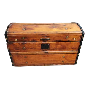 Early American Style Refinished Pine and Metal Blanket Chest / Trunk, Circa 1920