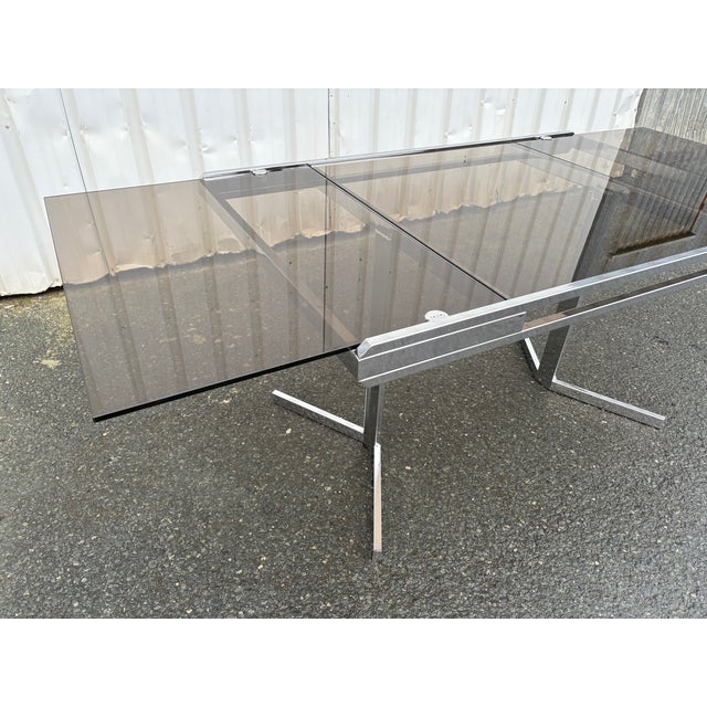 Extending Dining Table in Smoked Glass and Chrome attributed to Roche Bobois, 1972 For Sale - Image 9 of 13