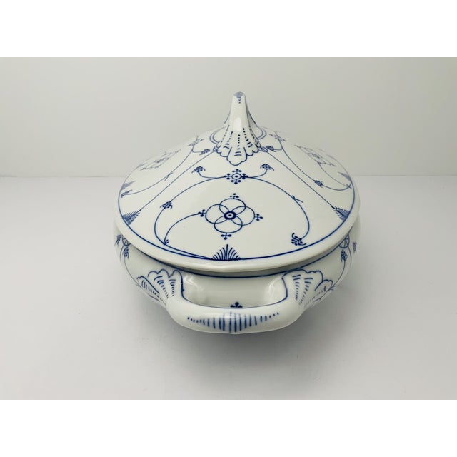 Vintage Mid-Century Modern Winterling Pm Bavaria Strawflower Blue Oval 1.5 Qt Covered Dish For Sale - Image 4 of 6