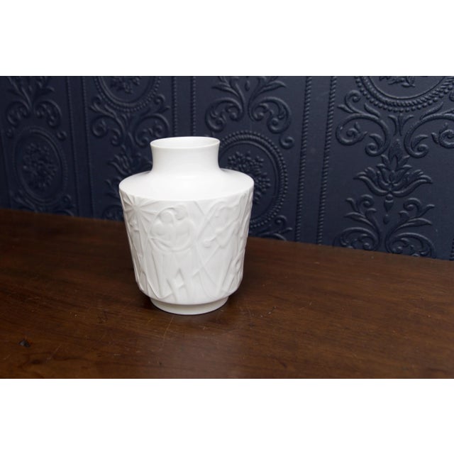 1950s White Porcelain Paradise Vase by Kurt Wendler for Edelstein, 1957 For Sale - Image 5 of 10