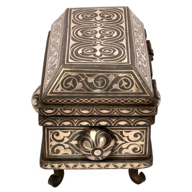 Antique 19th Century Indian Bidriware Pandan Silver & Brass Casket Jewelry Box For Sale - Image 9 of 12