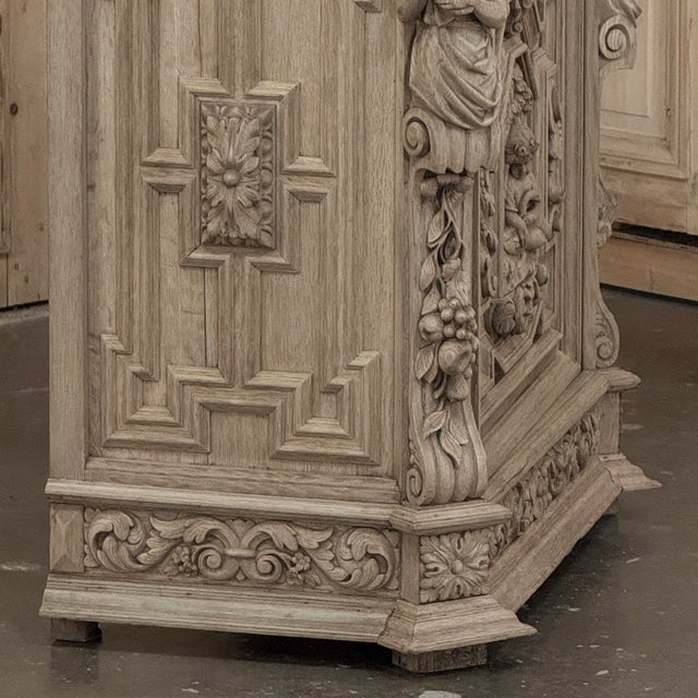 19th Century French Renaissance Revival Hand Carved Oak Buffet in Stripped Oak For Sale - Image 12 of 18