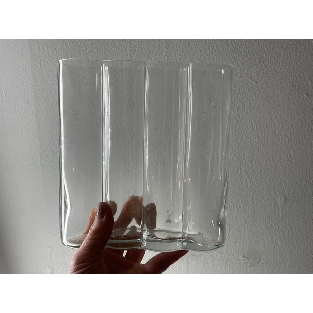 This elegant 4-chamber "Row" vase, designed by Peter Vosding for Born in Sweden, exemplifies contemporary Scandinavian...