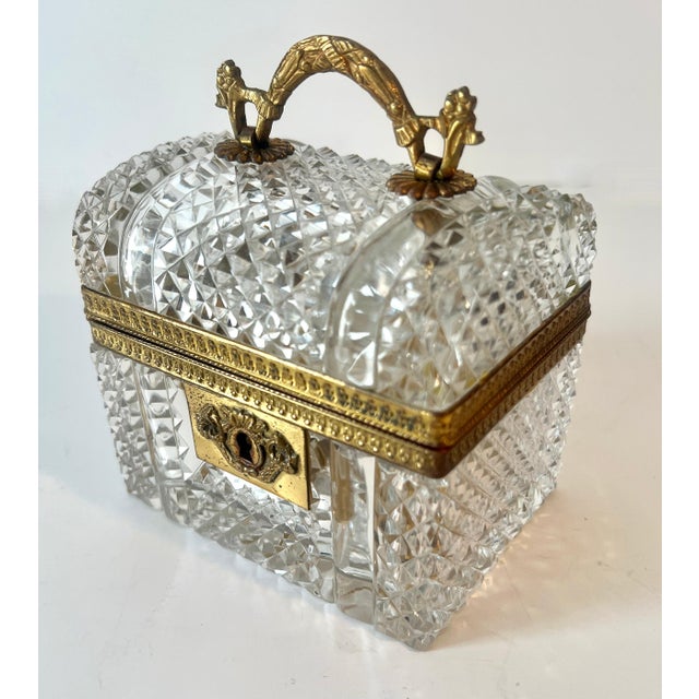 19th Century French Baccarat Diamond Cut Crystal Hinged Domed Box with Four Perfumes and Key For Sale - Image 5 of 12