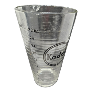 Vintage 32 Oz (1 Liter) Kodak Darkroom Graduate/Measuring Beaker.