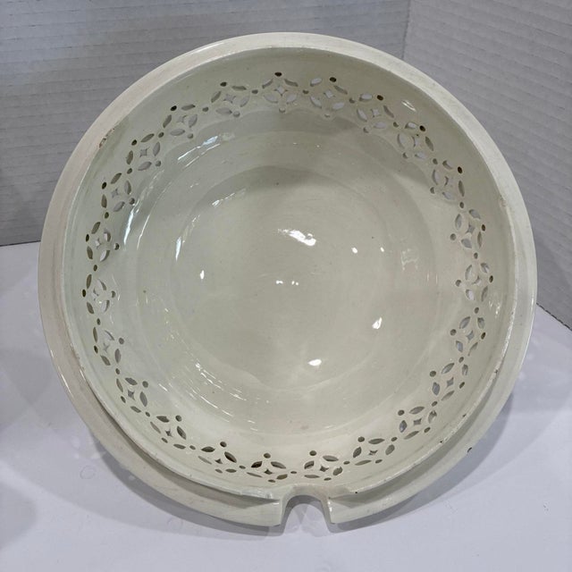 Antique 18th Century George III Creamware Covered Footed Bowl, Compote or Centerpiece With Flower Finial For Sale - Image 13 of 17