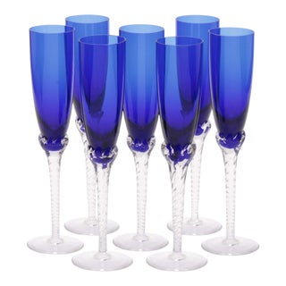 1980s Hand-Blown Crystal Champagne Flutes in Cobalt Blue With Spiral Twisted Clear Stems, Set of 6 For Sale