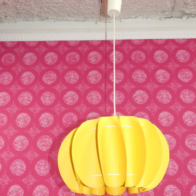 Mid-Century Modern Yellow Plastic Ceiling Light in the style of Zicoli, 1970s For Sale - Image 3 of 12