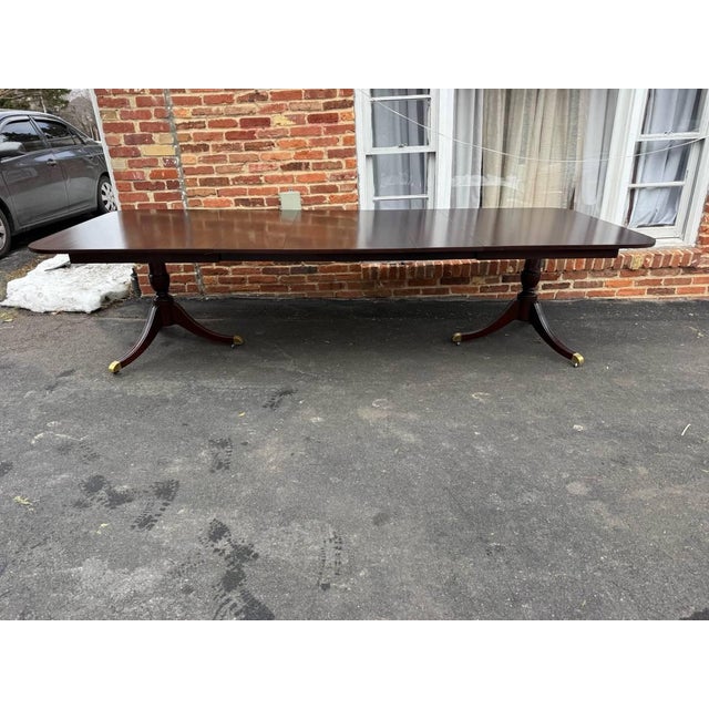 English Kindel Oxford Georgian Style Mahogany Double Pedestal Extension Dining Table With 4 Leaves For Sale - Image 3 of 17