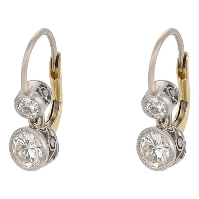 1910s Pair of Edwardian Style Diamond 18k Yellow Gold Drop Earrings For Sale