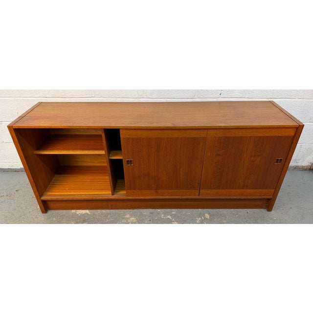 Vintage Danish Teak Sliding Door Credenza For Sale In New York - Image 6 of 18