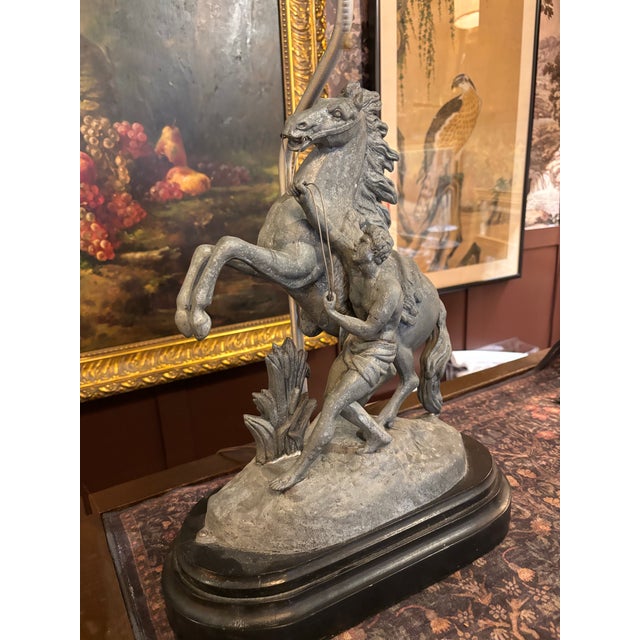 Antique Victorian Spelter Marly Horse & Groom Statue Lamp – After Guillaume Coustou, Late 19th Century Gsj For Sale - Image 4 of 8