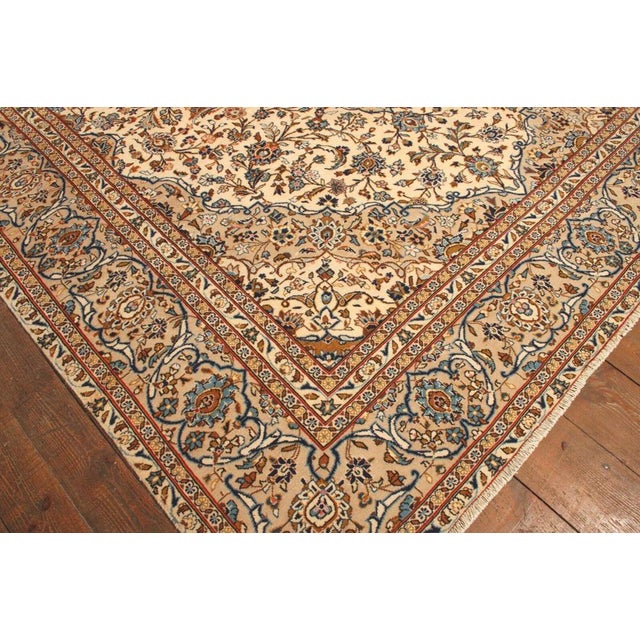 Middle Eastern Rug in Wool For Sale - Image 10 of 11
