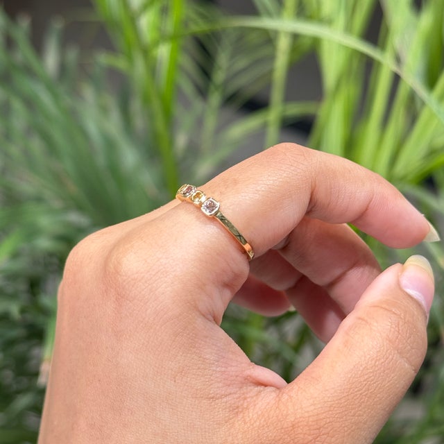 14k Gold Cushion Multi-Color Natural Diamond Five-Stone Band Ring Size 5 For Sale - Image 9 of 18