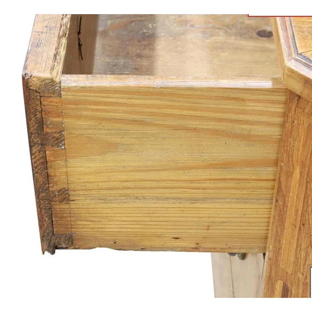 French Late 18th Century Italian Neoclassical Walnut Inlaid Commode For Sale - Image 3 of 4