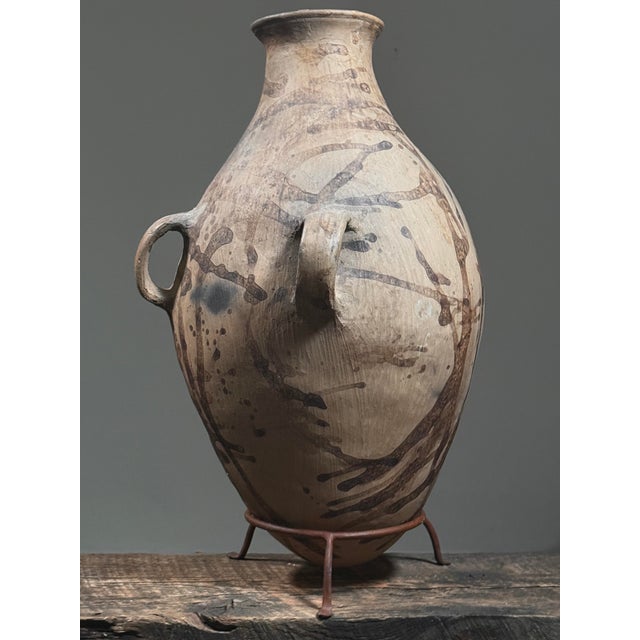 1960s Vintage Monumental Abstract Expressionist Tonaltepec Amphora Style Handled Clay Vessel W/Custom Stand For Sale - Image 5 of 11