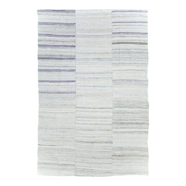 Galerie Shabab Collection Mid-20th Century Handmade Turkish Flatweave Kilim Accent Rug For Sale