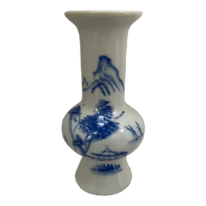 Small Chinese Blue and White Export Porcelain Vase