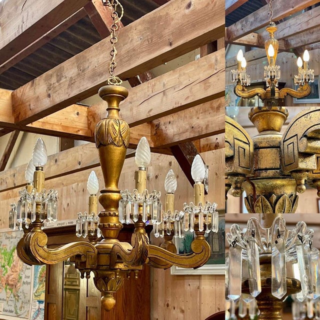 Gilt wood chandelier with crystal pendants, 19th century - Damage and missing parts - H=85cm D=53cm. European Plug (up to...