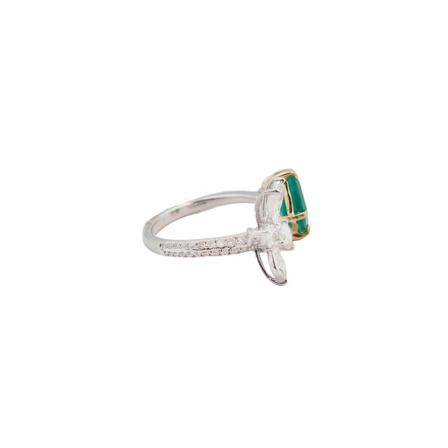 Natural Zambian Emerald 1.80cts & diamond 1.26cts Ring in 18k Gold For Sale - Image 18 of 18