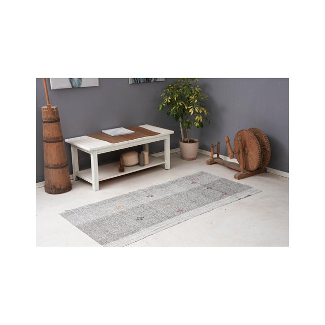 Small Vintage Gray Kilim Rug - 3`0″ X 6`0″ For Sale In Los Angeles - Image 6 of 6