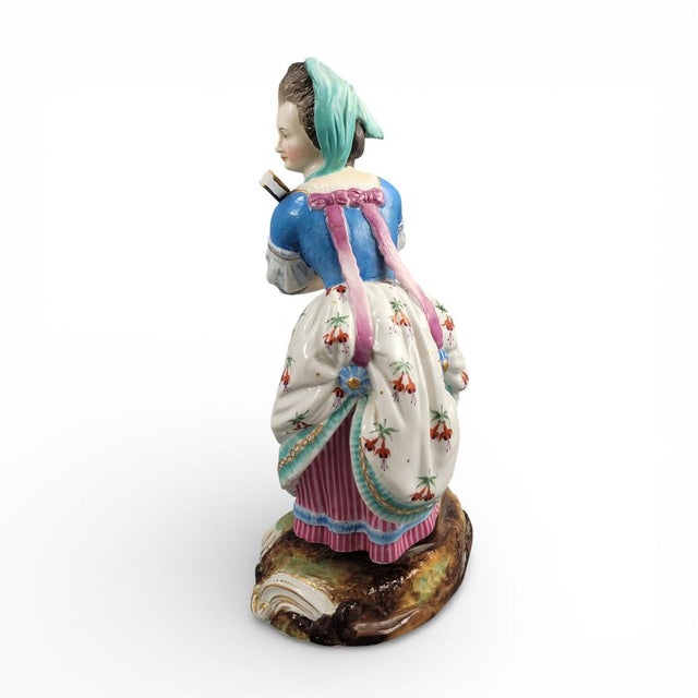 Large Limbach Porcelain & Ceramic Figure of Woman with Basket, Thuringia, 1825 For Sale - Image 3 of 15