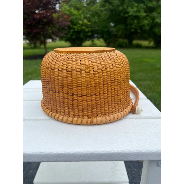 Vintage Woven Wicker Nantucket Handled Basket For Sale In Boston - Image 6 of 7