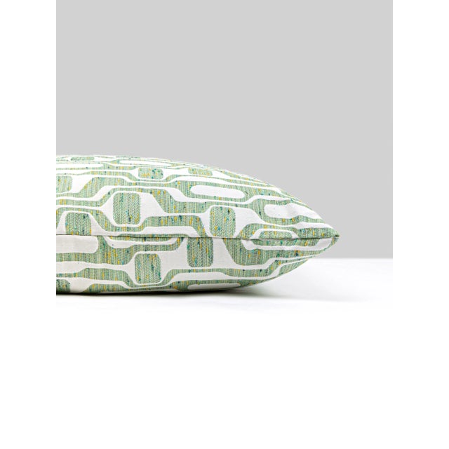 This happy and chic cotton blend takes inspiration from iconic 60s style. Offered in 6 mod-like hues, Telly makes a...