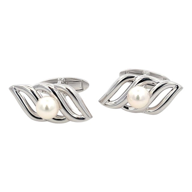 1990s Pair of Mikimoto Estate Akoya Pearl Mens Cufflinks 6 mm Silver For Sale