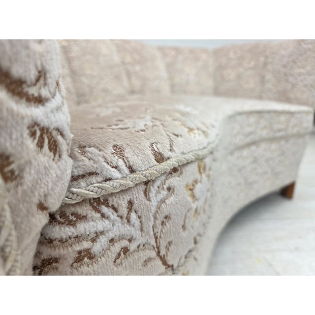 Danish 2-Seater Banana Sofa in Light Green-Gray Furniture Velour, 1970s For Sale - Image 9 of 18