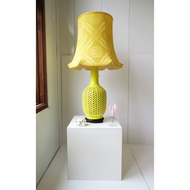 Bright Yellow Ceramic Chevron Chinoiserie Table or Desk Lamp With Silk Shade For Sale - Image 4 of 13