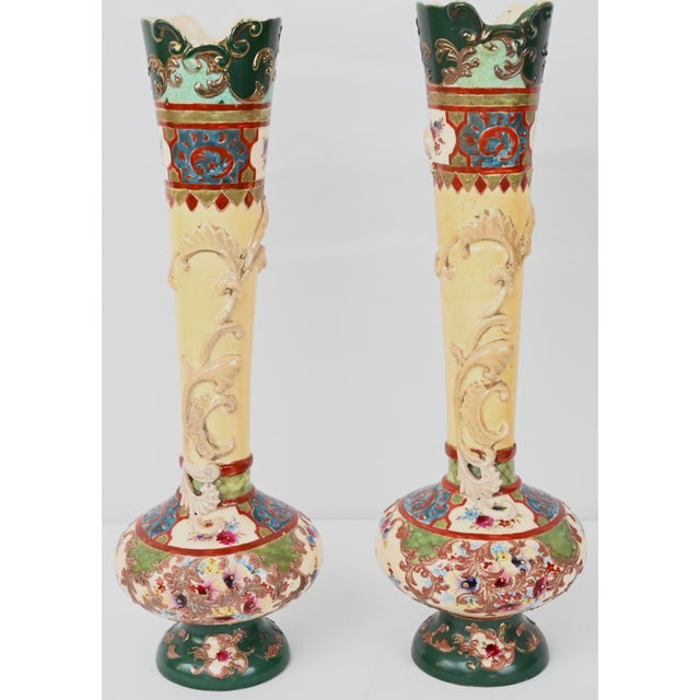 Pair of Japanese Imperial Meiji Period Porcelain Vases For Sale In Miami - Image 6 of 9