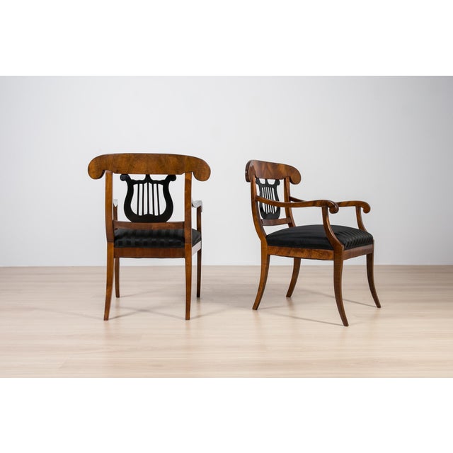 Antique German Biedermeier Armchairs in Walnut, 1800s, Set of 2 For Sale - Image 4 of 16