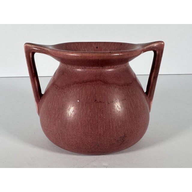 Rookwood Pottery Rookwood Pottery Vase: Matte Pink Glaze, Double Handled, c. 1930 For Sale - Image 4 of 10