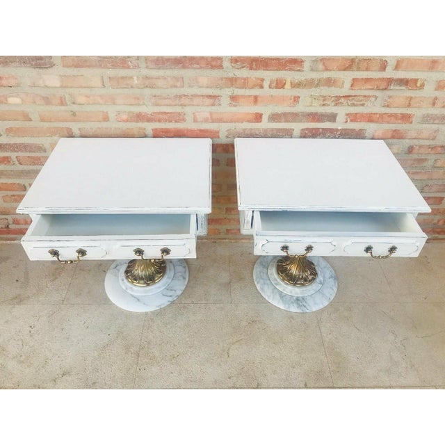 Pair of Neoclassical Pedestal Nightstands, Mid-20th century For Sale - Image 12 of 13