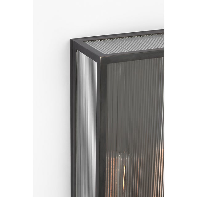2020s Barbara Barry for Visual Comfort Signature York 24" Double Box Sconce in Bronze with Clear Ribbed Glass For Sale - Image 5 of 9
