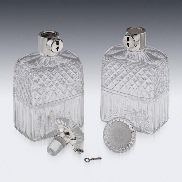 Antique English Locking Decanters in Silver and Cut Glass, 1925, Set of 2 For Sale - Image 17 of 18